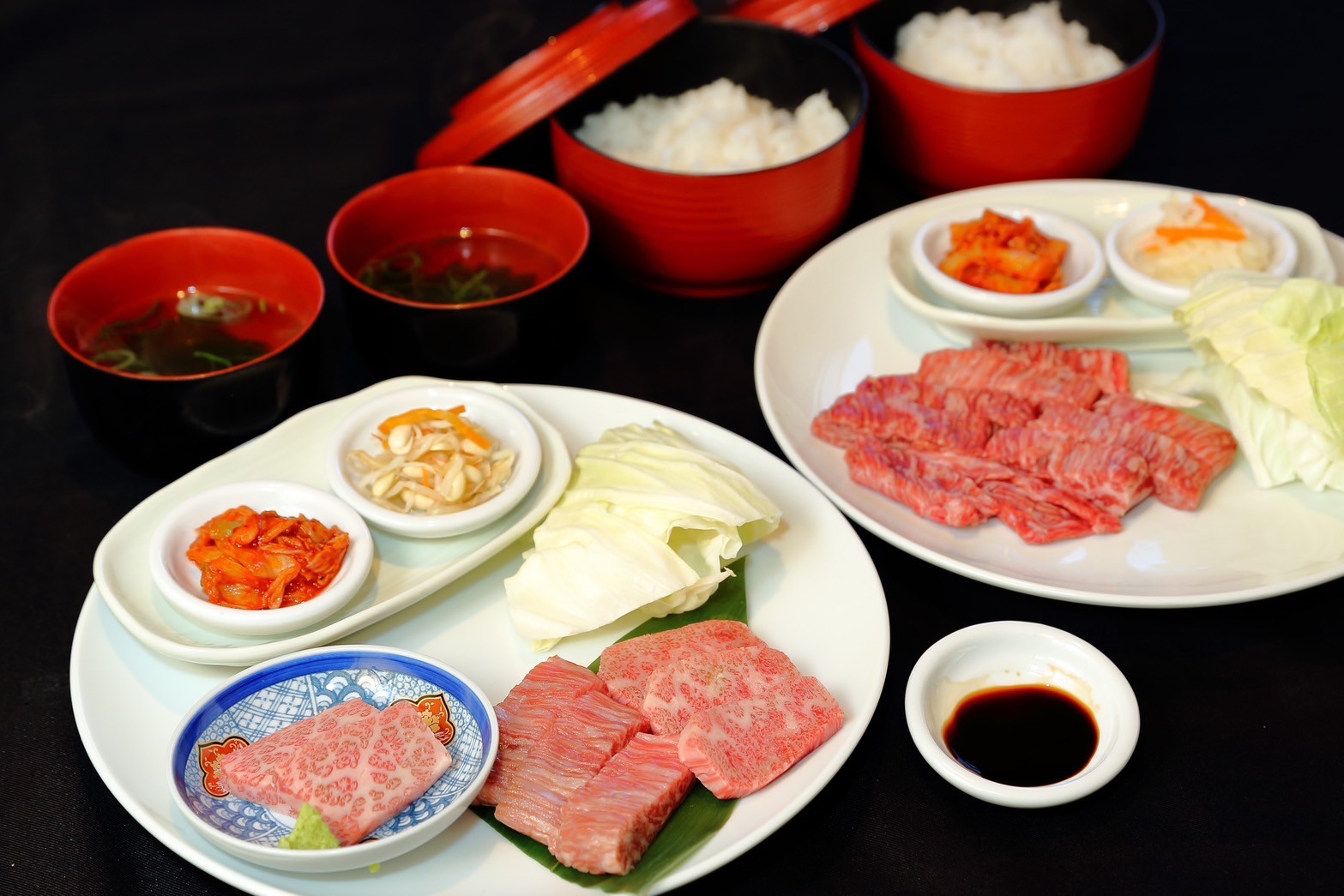 ランチメニューも充実！！ビジネスマンや学生にも人気の1000円肉ランチも！！